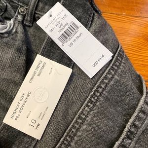 🛍NWT🛍 AMERICAN EAGLE MOM JEANS. 🎀HIGHEST RISE, 90s BOYFRIEND🎀
